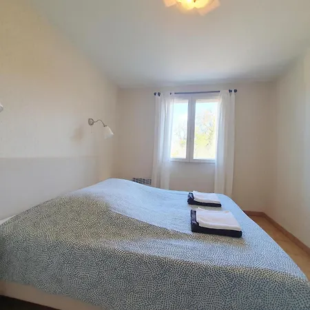 Holiday home Au Calme Avec Piscine Cazedarnes