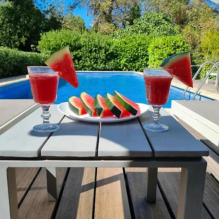 Au Calme Avec Piscine *