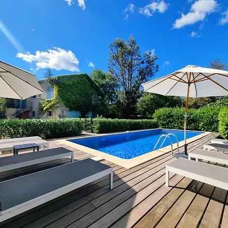 Holiday home Au Calme Avec Piscine *